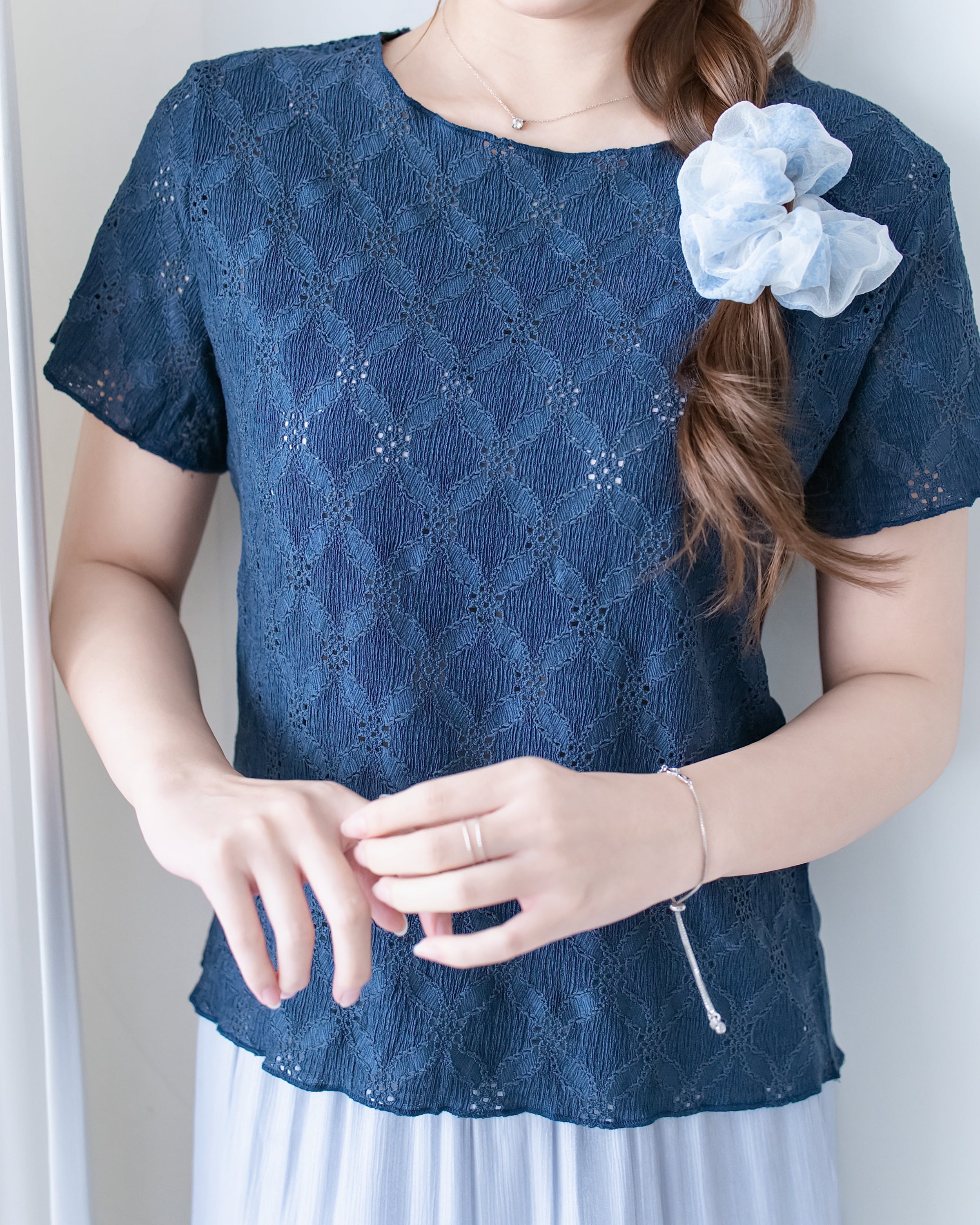 [intent label/intent製 ]  Lace Top 彈性防皺通花自然修腰花邊上衣/ TPA8003