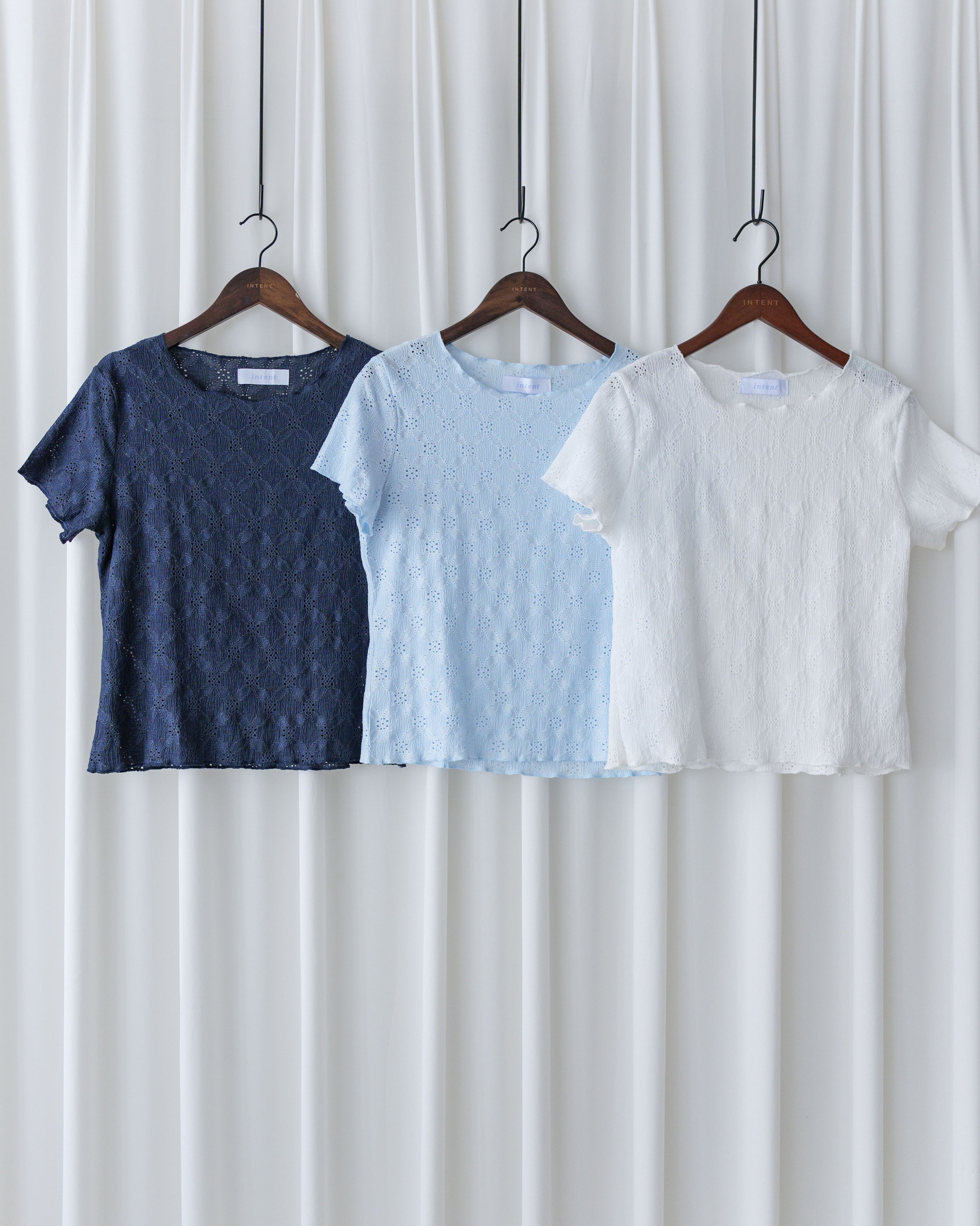 [intent label/intent製 ]  Lace Top 彈性防皺通花自然修腰花邊上衣/ TPA8003