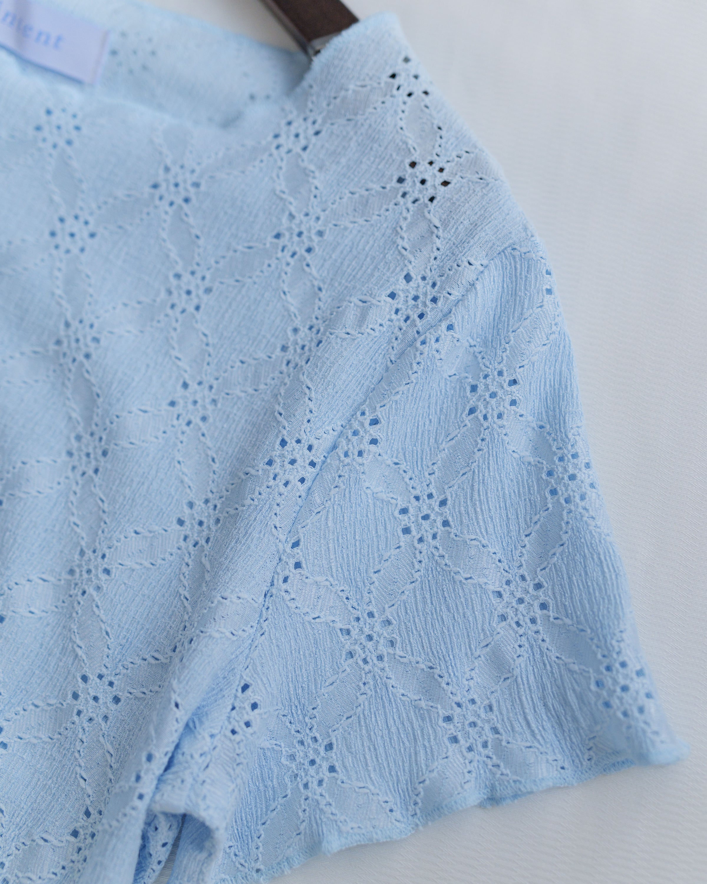 [intent label/intent製 ]  Lace Top 彈性防皺通花自然修腰花邊上衣/ TPA8003