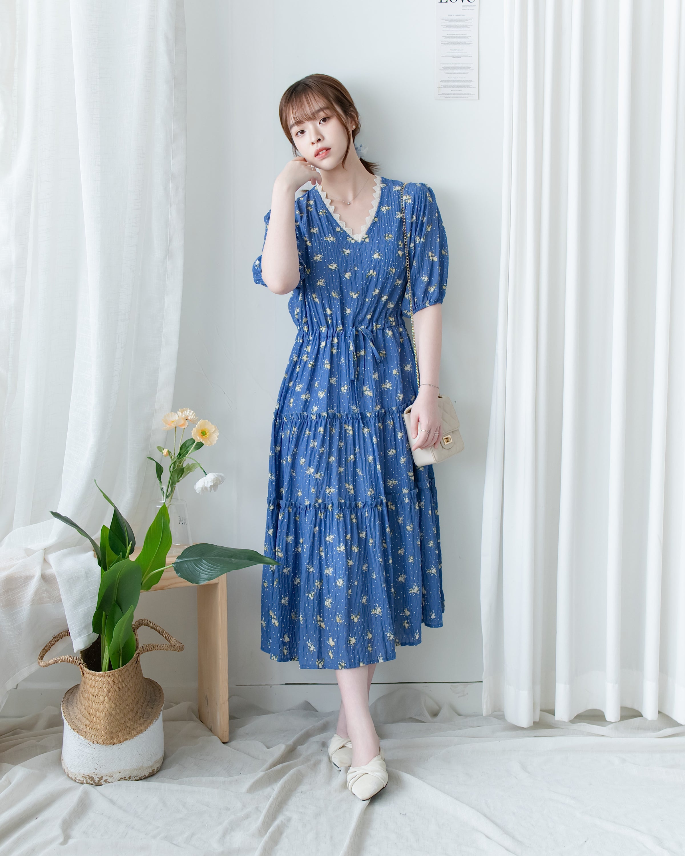 Lace Floral Dress 法式蕾絲 V 領碎花層次連身裙/DS1175