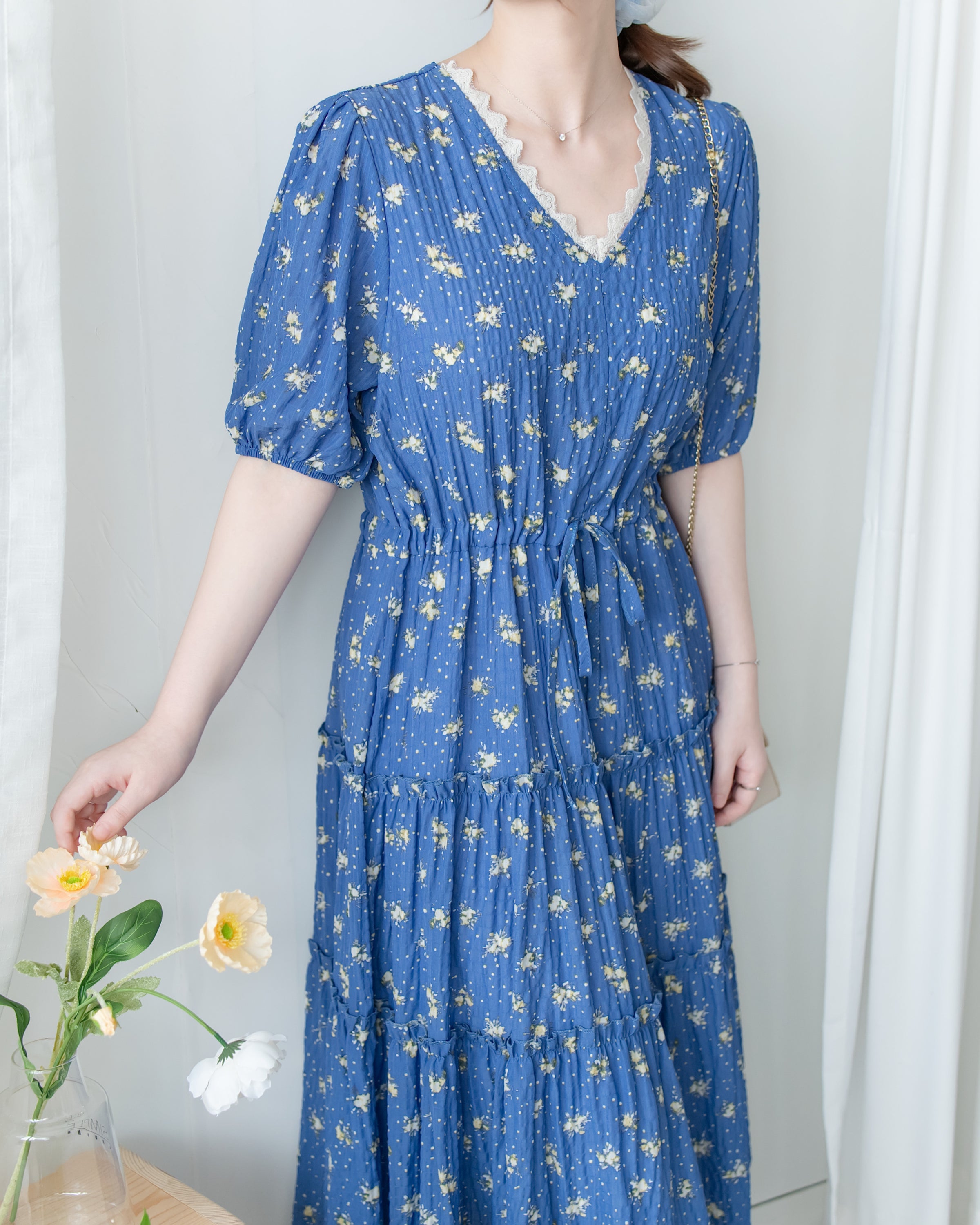 Lace Floral Dress 法式蕾絲 V 領碎花層次連身裙/DS1175