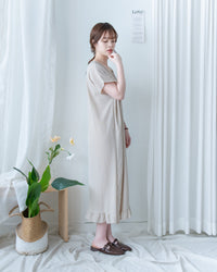 Ruffle End Dress 細緻壓紋細荷葉點綴舒適連身裙/DS1169