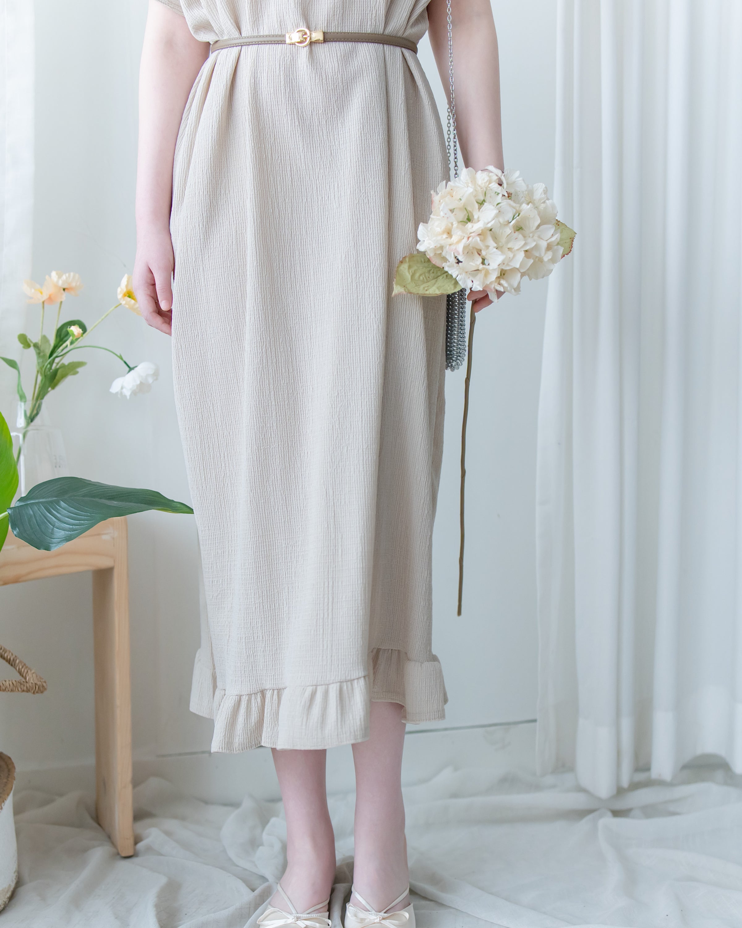Ruffle End Dress 細緻壓紋細荷葉點綴舒適連身裙/DS1169
