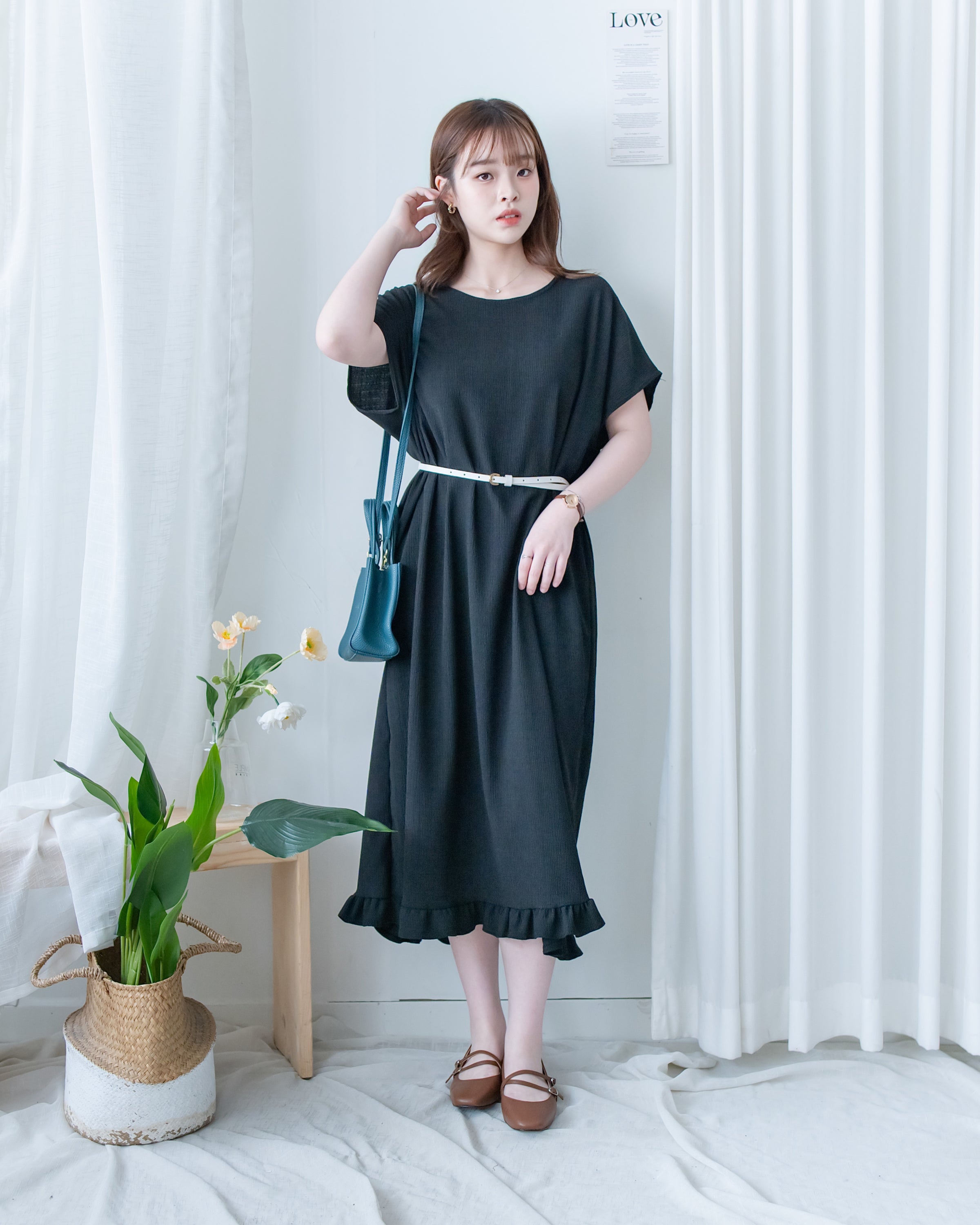Ruffle End Dress 細緻壓紋細荷葉點綴舒適連身裙/DS1169