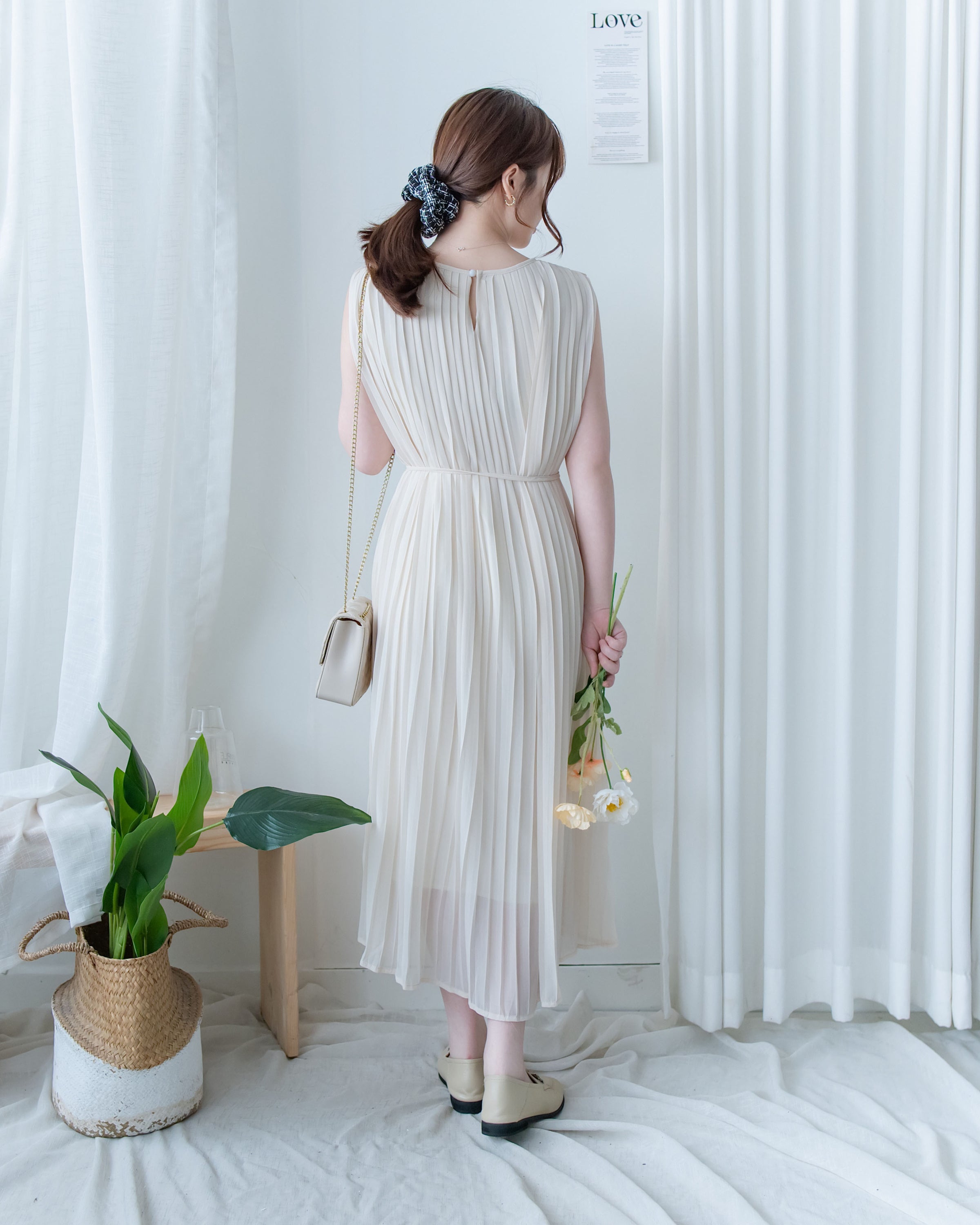 Pleated Sleeveless Dress 法式飄逸壓褶綁帶連身裙/DS1173