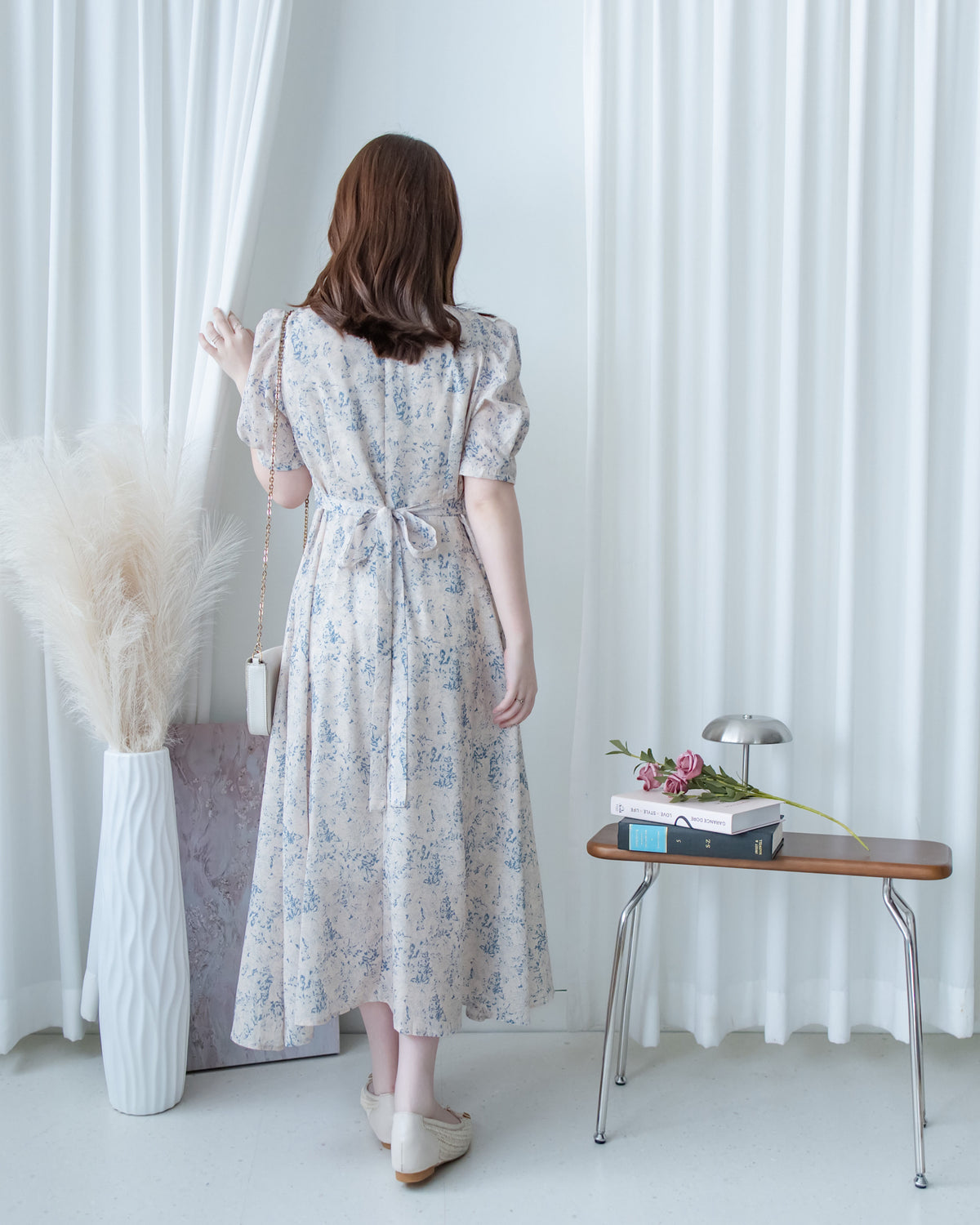Floral line Dress 線條青花印花弧腰線連身裙/ DS1171