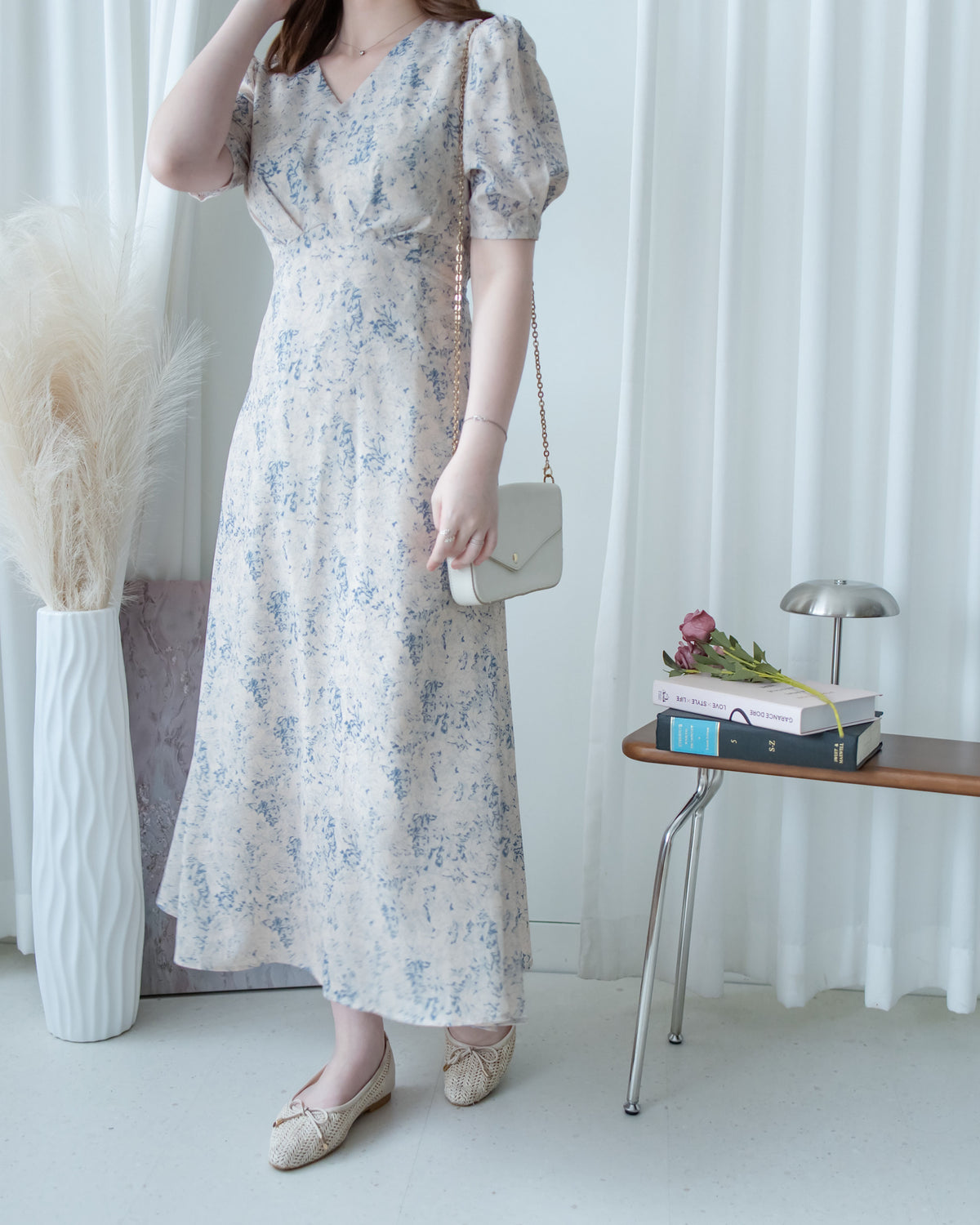 Floral line Dress 線條青花印花弧腰線連身裙/ DS1171