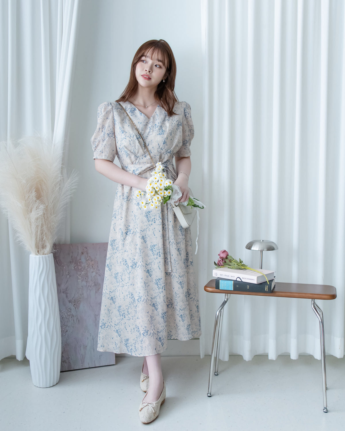 Floral line Dress 線條青花印花弧腰線連身裙/ DS1171