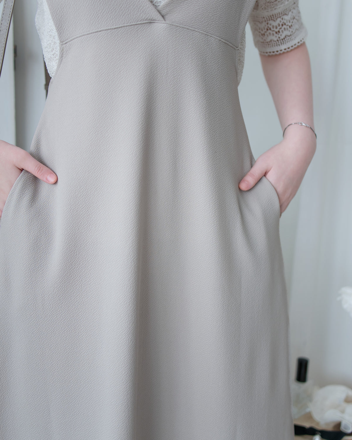 Vest Dress 法式V形粗帶彈性傘形連身裙/ DS1178