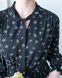 Scarf Floral Dress 飄帶花邊袖印花連身裙/ DS1189