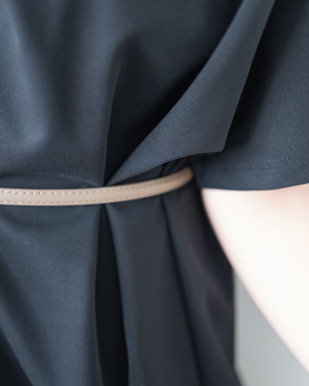 Twist Dress V領扭結抓皺後開衩連身裙/ DS1190