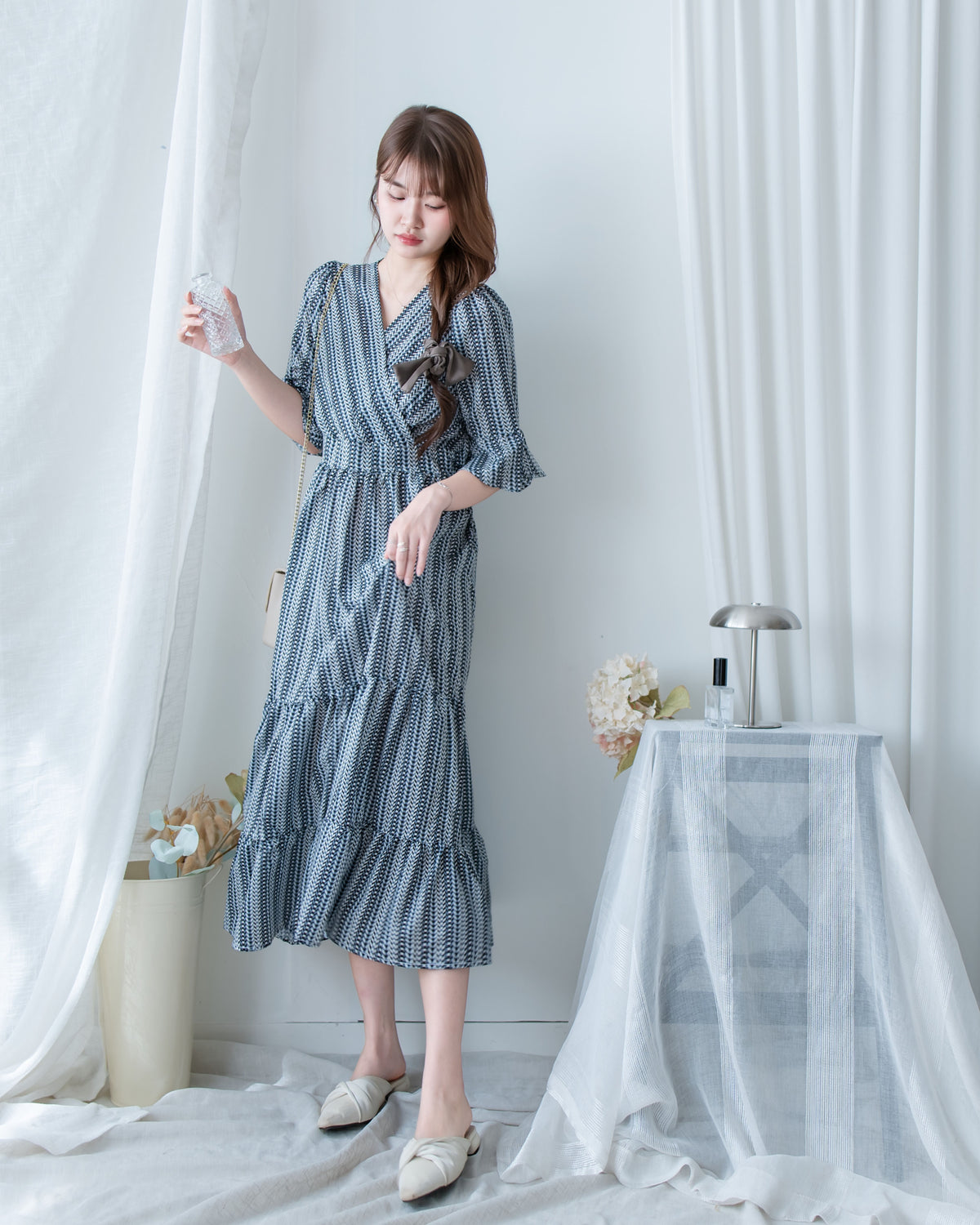 Geometric Dress 幾何剪紋印花疊V領後腰彈性連身裙/ DS1193