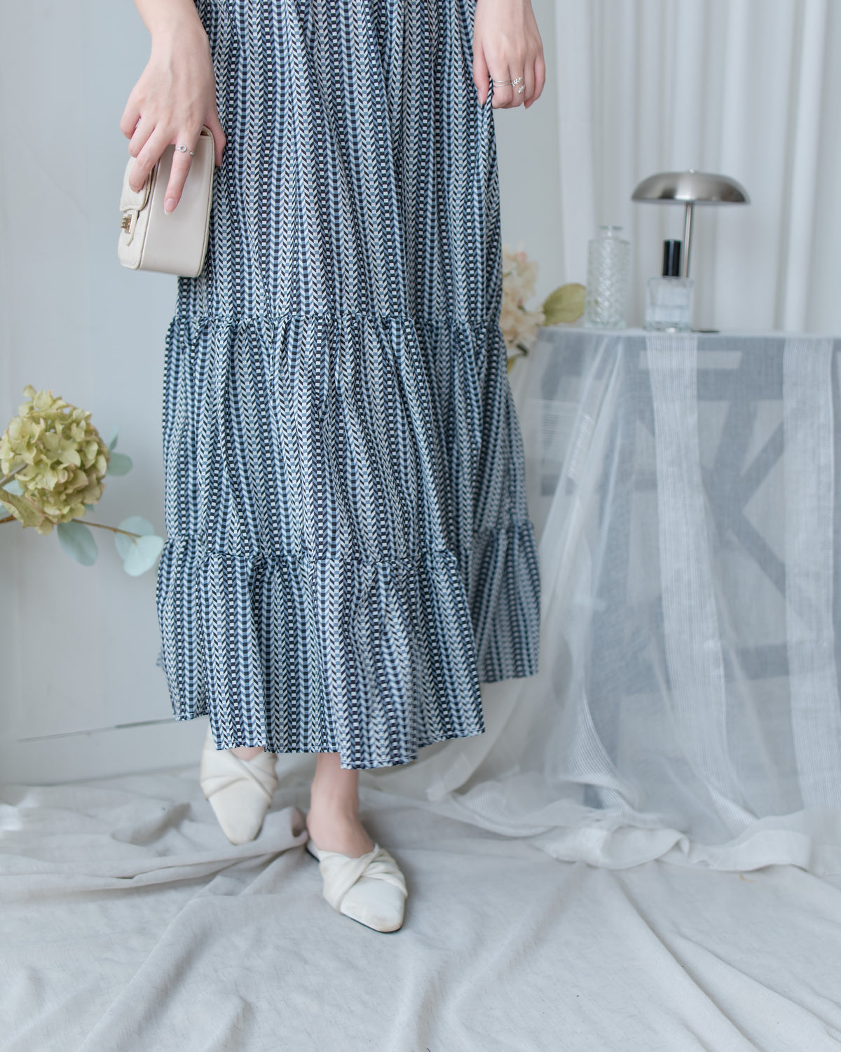 Geometric Dress 幾何剪紋印花疊V領後腰彈性連身裙/ DS1193