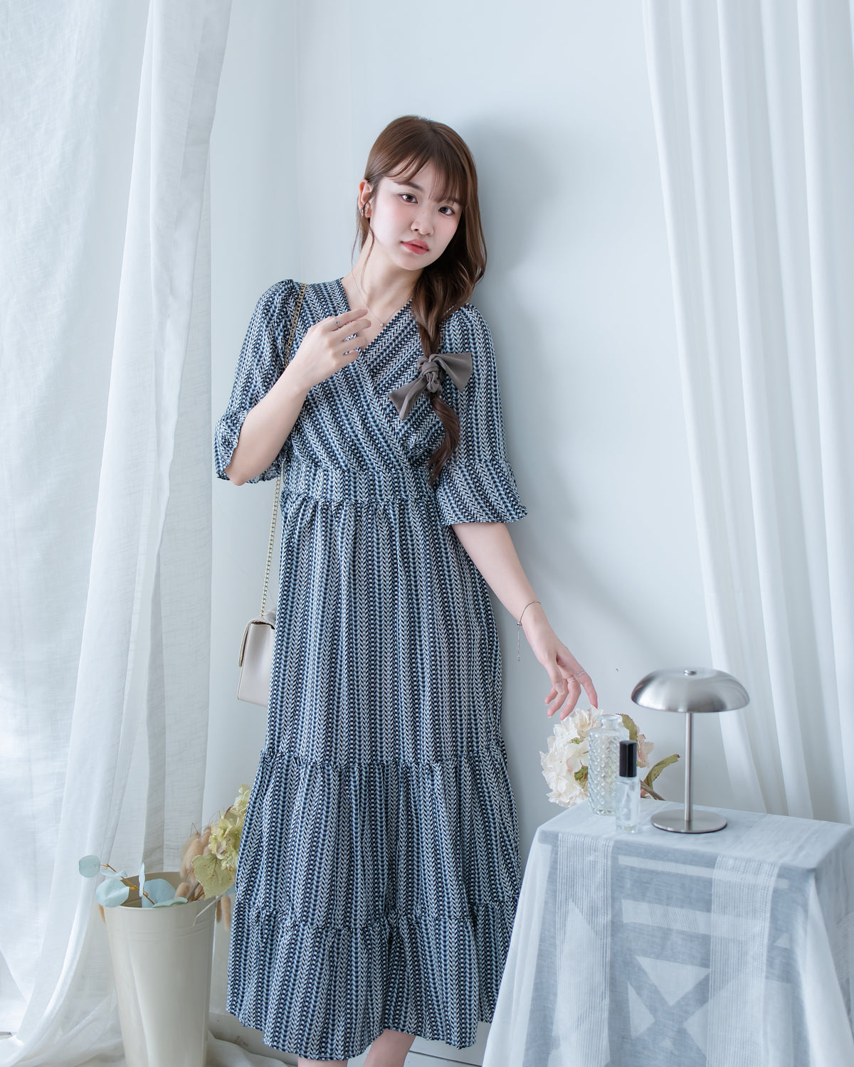 Geometric Dress 幾何剪紋印花疊V領後腰彈性連身裙/ DS1193