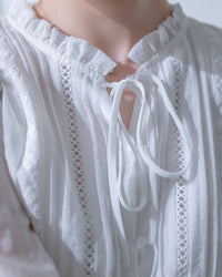 Lace Pleated Blouse 花邊領口蕾絲壓褶附裡布上衣/ TP9247