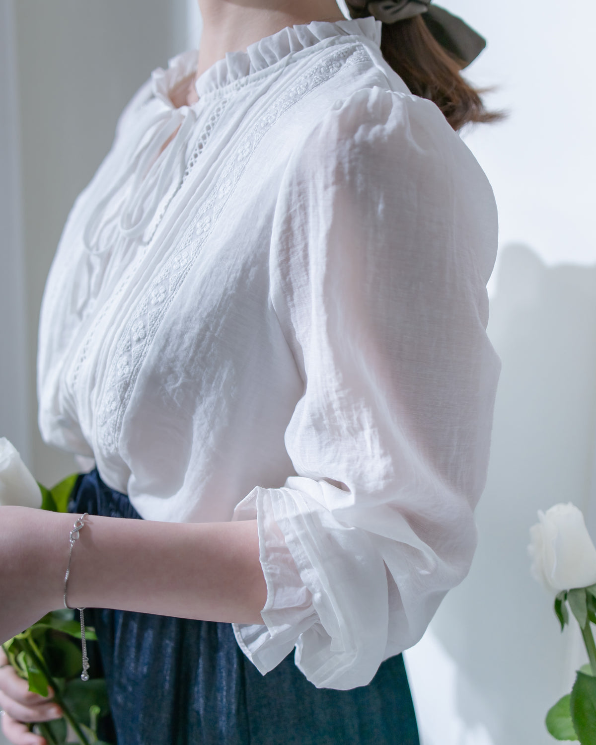 Lace Pleated Blouse 花邊領口蕾絲壓褶附裡布上衣/ TP9247