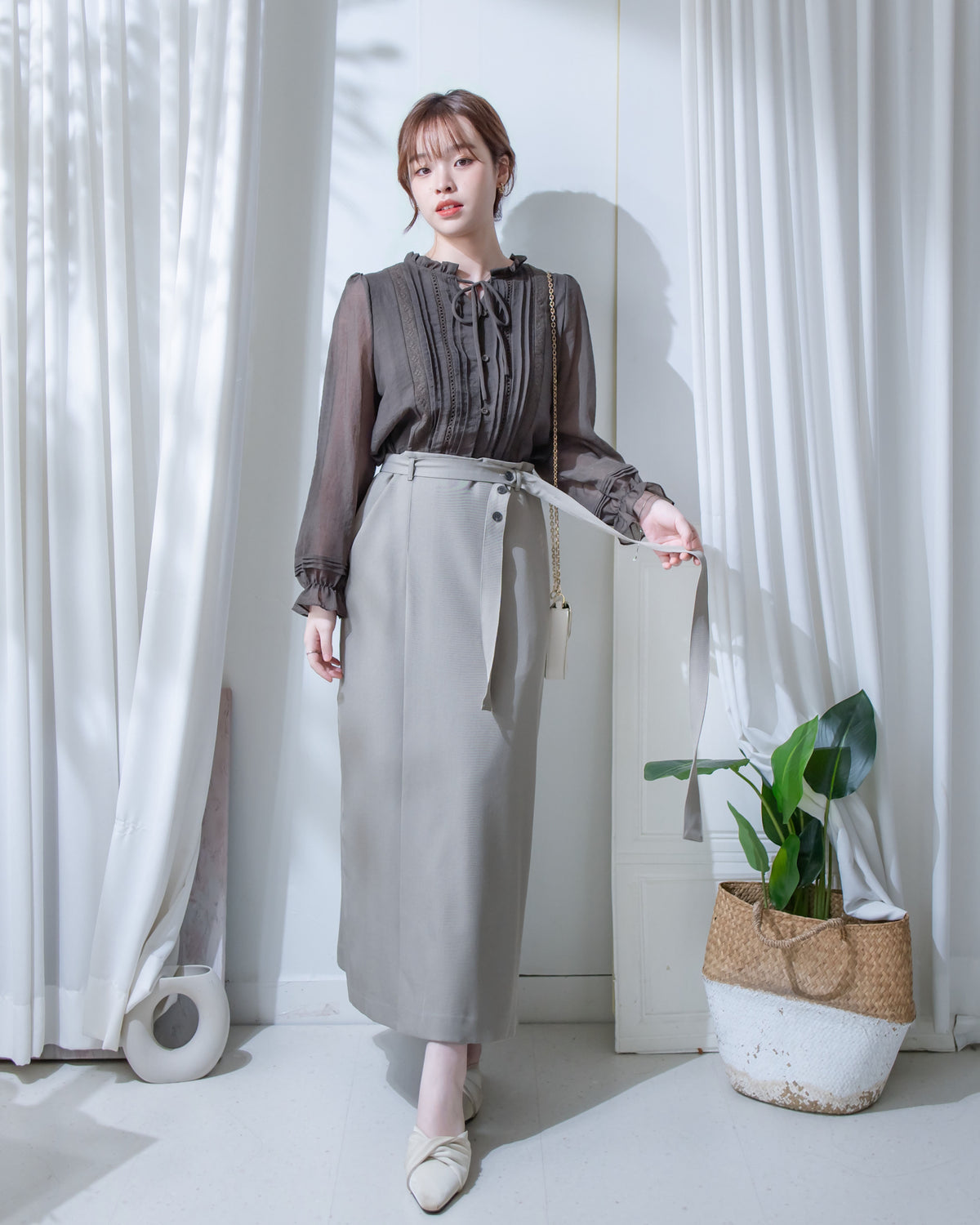 Belt Skirt  腰帶簡潔修腰後開叉直裙/ SK8956