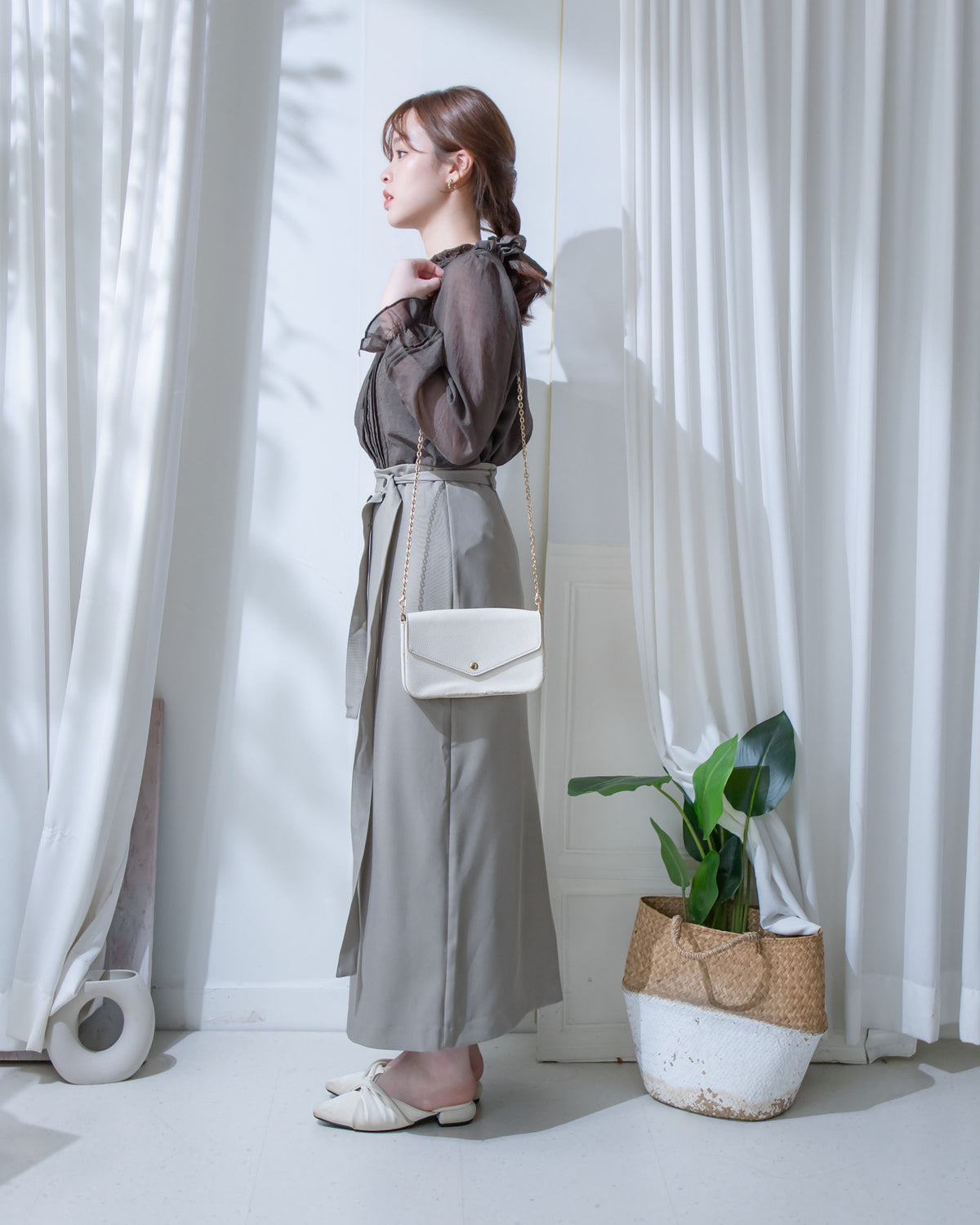 Lace Pleated Blouse 花邊領口蕾絲壓褶附裡布上衣/ TP9247