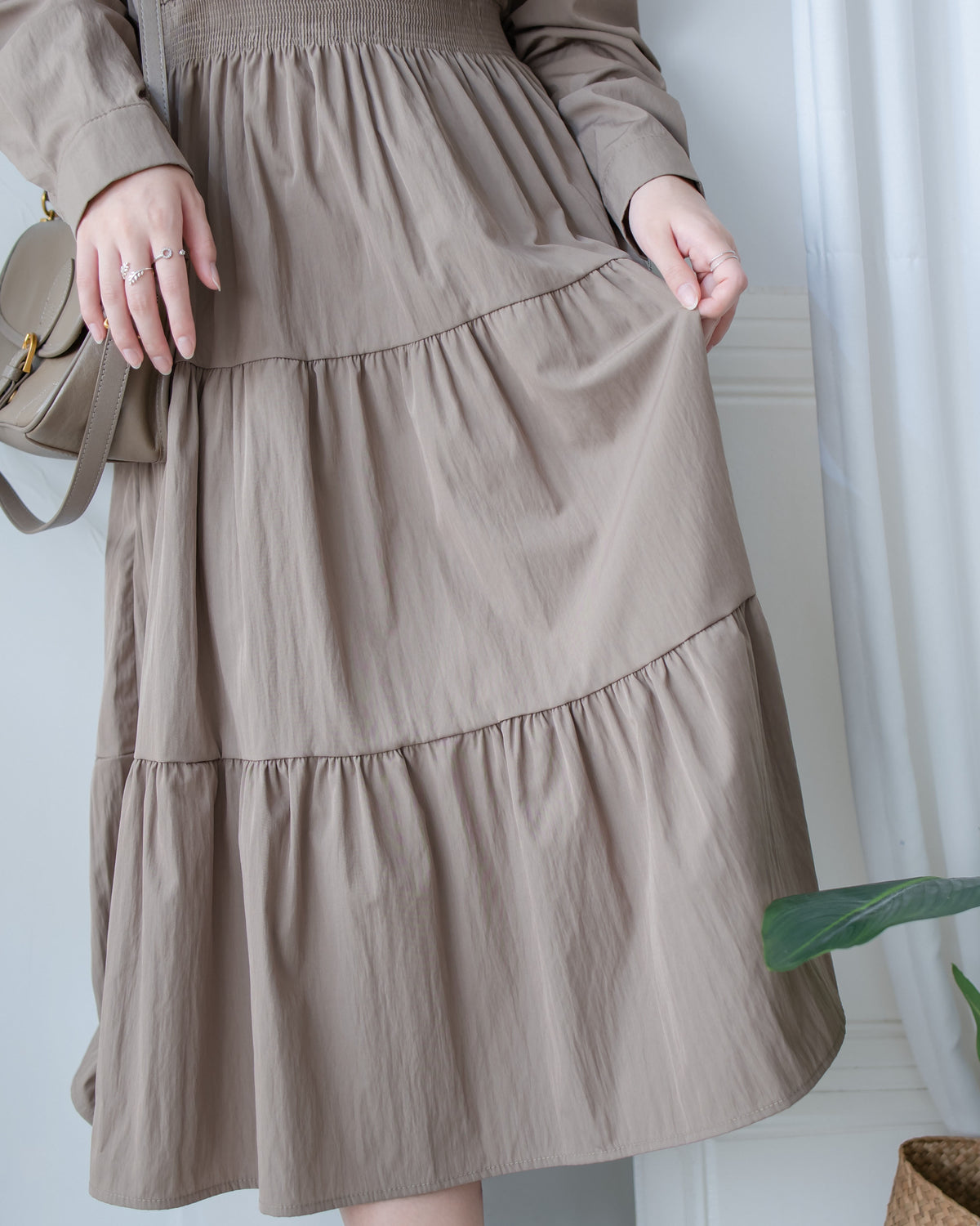 Elegant Dress 金鈕裝飾V領恤衫修腰連身裙/ DS1191