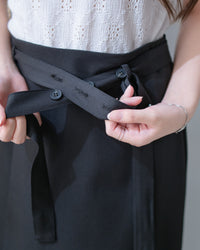Belt Skirt  腰帶簡潔修腰後開叉直裙/ SK8956