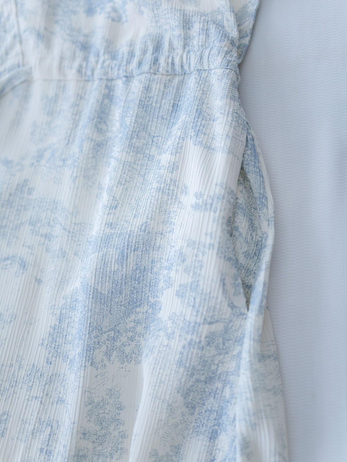 [intent label/ intent 製] Clear Flower Dress V領側束帶質感線條印花飄逸連身裙/ DSA8012