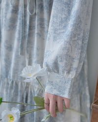 [intent label/ intent 製] Clear Flower Dress V領側束帶質感線條印花飄逸連身裙/ DSA8012