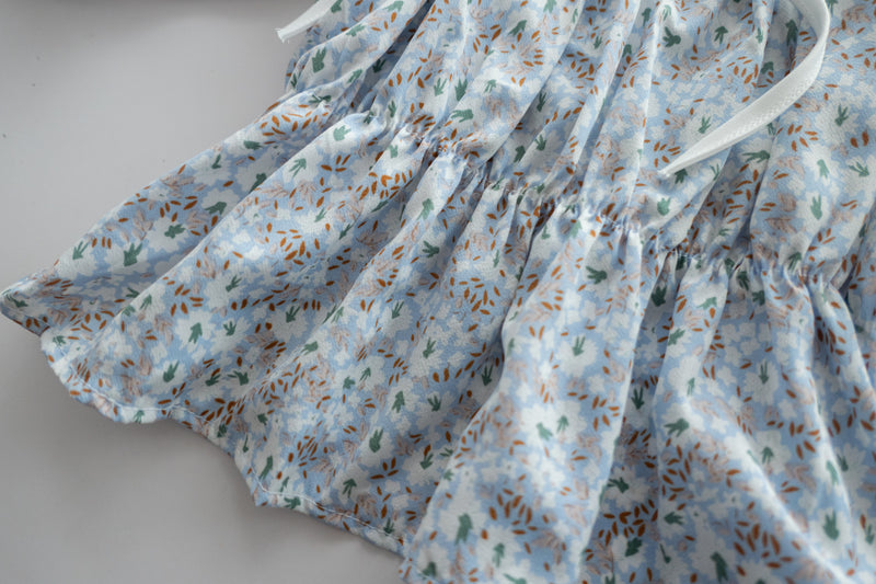 Blue Daisy 水彩藍配活潑小碎花上衣, Blouse/ BU8940