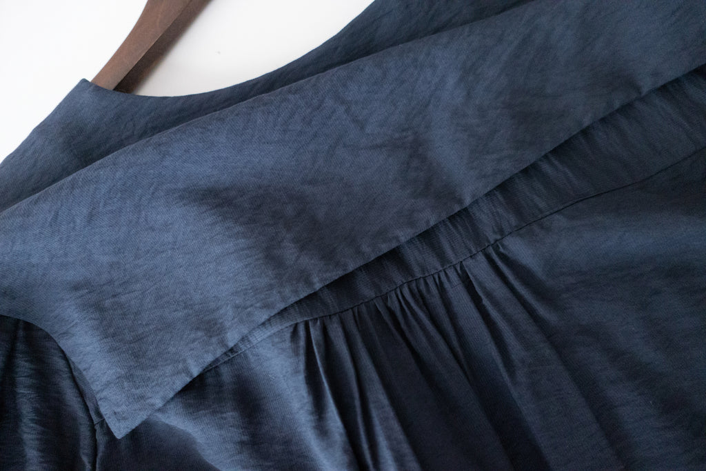 [ BEST ✈️ LIMITED RESTOCK!]  Navy 深藍雙排鈕扣紋理翻領口上衣, Blouse/ BU8926