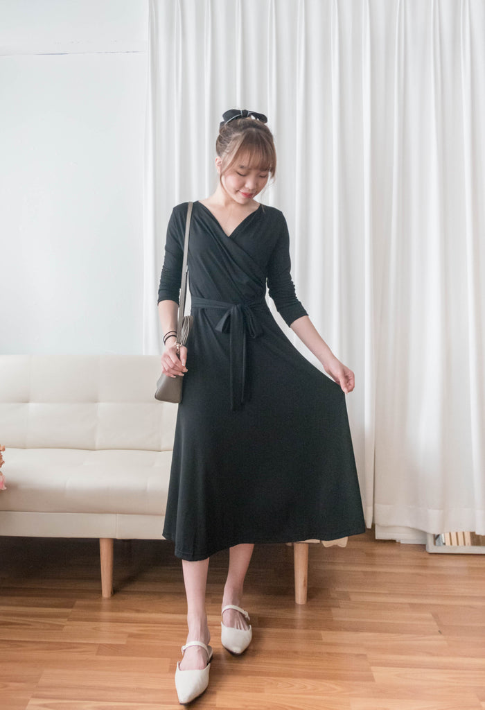 Cotton Ballet 黑色輕盈優雅彈性棉質疊領口, Dress/ DS9336