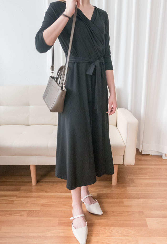 Cotton Ballet 黑色輕盈優雅彈性棉質疊領口, Dress/ DS9336
