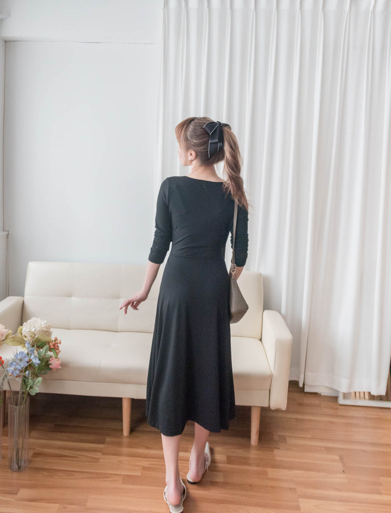 Cotton Ballet 黑色輕盈優雅彈性棉質疊領口, Dress/ DS9336
