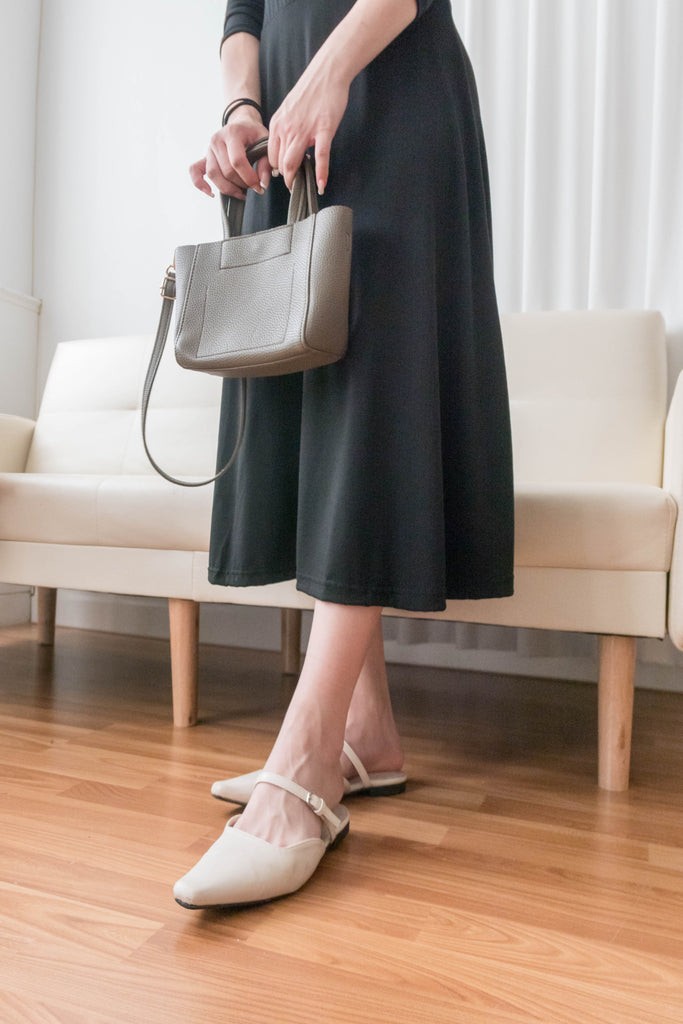 Cotton Ballet 黑色輕盈優雅彈性棉質疊領口, Dress/ DS9336