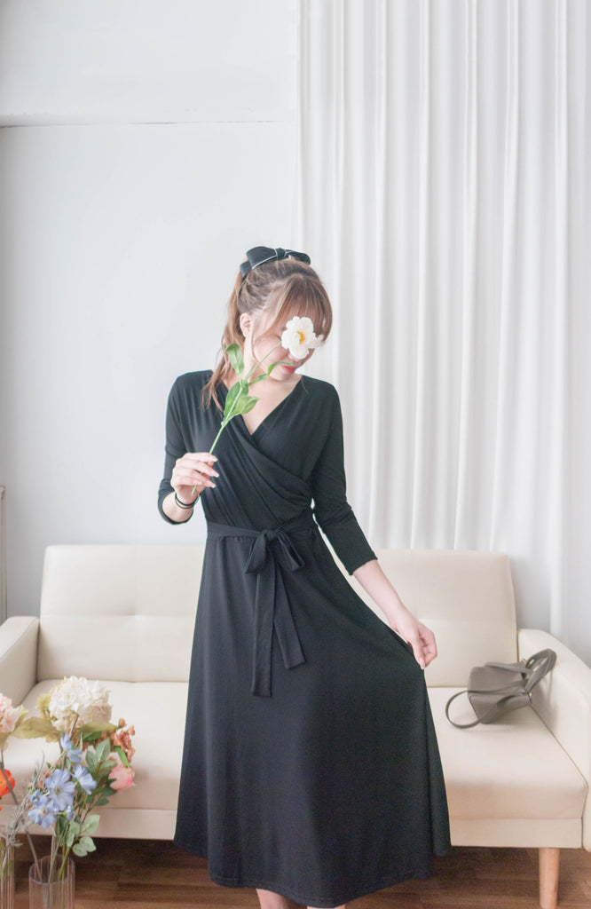 Cotton Ballet 黑色輕盈優雅彈性棉質疊領口, Dress/ DS9336
