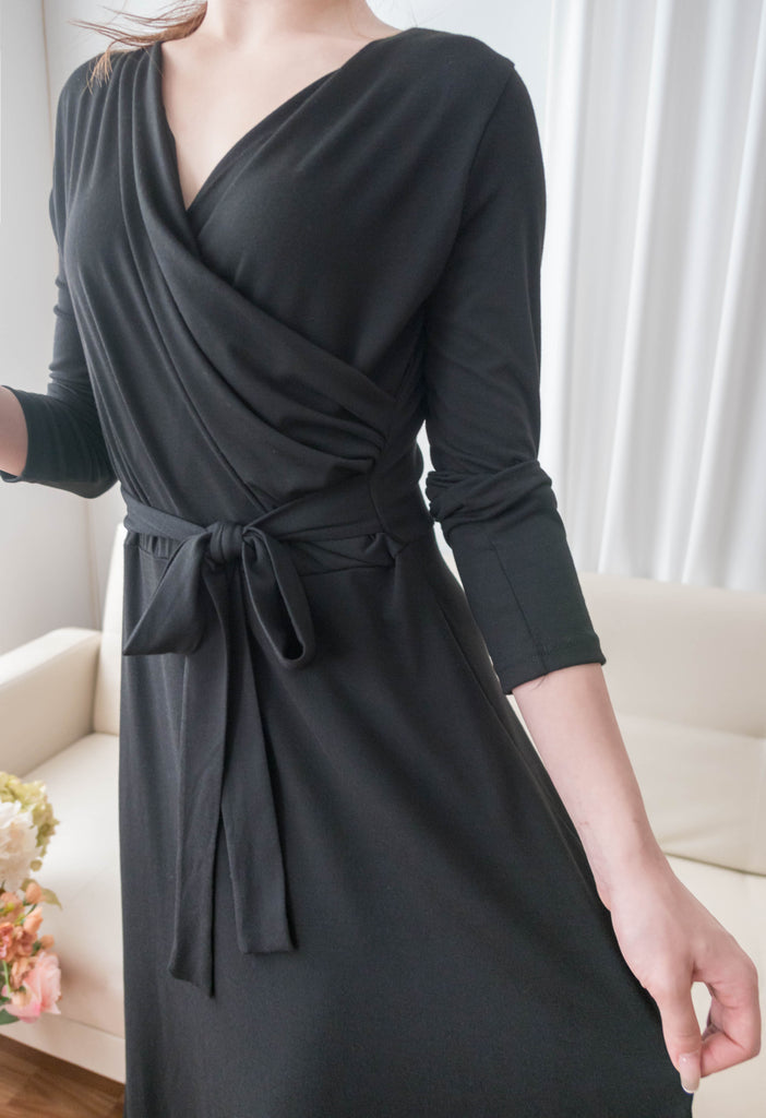 Cotton Ballet 黑色輕盈優雅彈性棉質疊領口, Dress/ DS9336