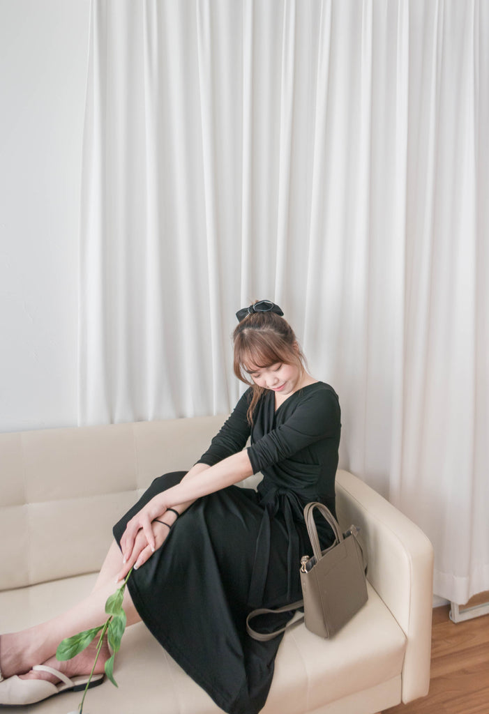Cotton Ballet 黑色輕盈優雅彈性棉質疊領口, Dress/ DS9336