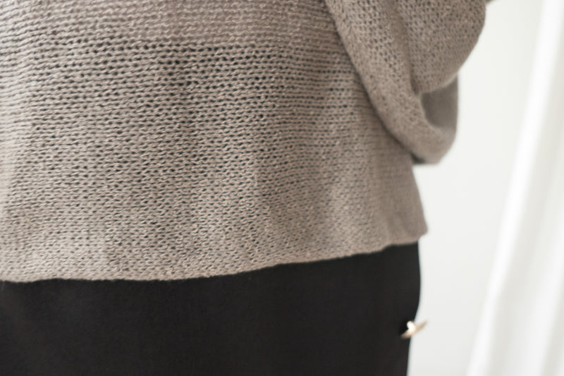 [百搭特別款⏰限時加開訂貨✨］Cape 船領披肩蝙蝠袖寬鬆薄線衫, Knit Top/TP8913