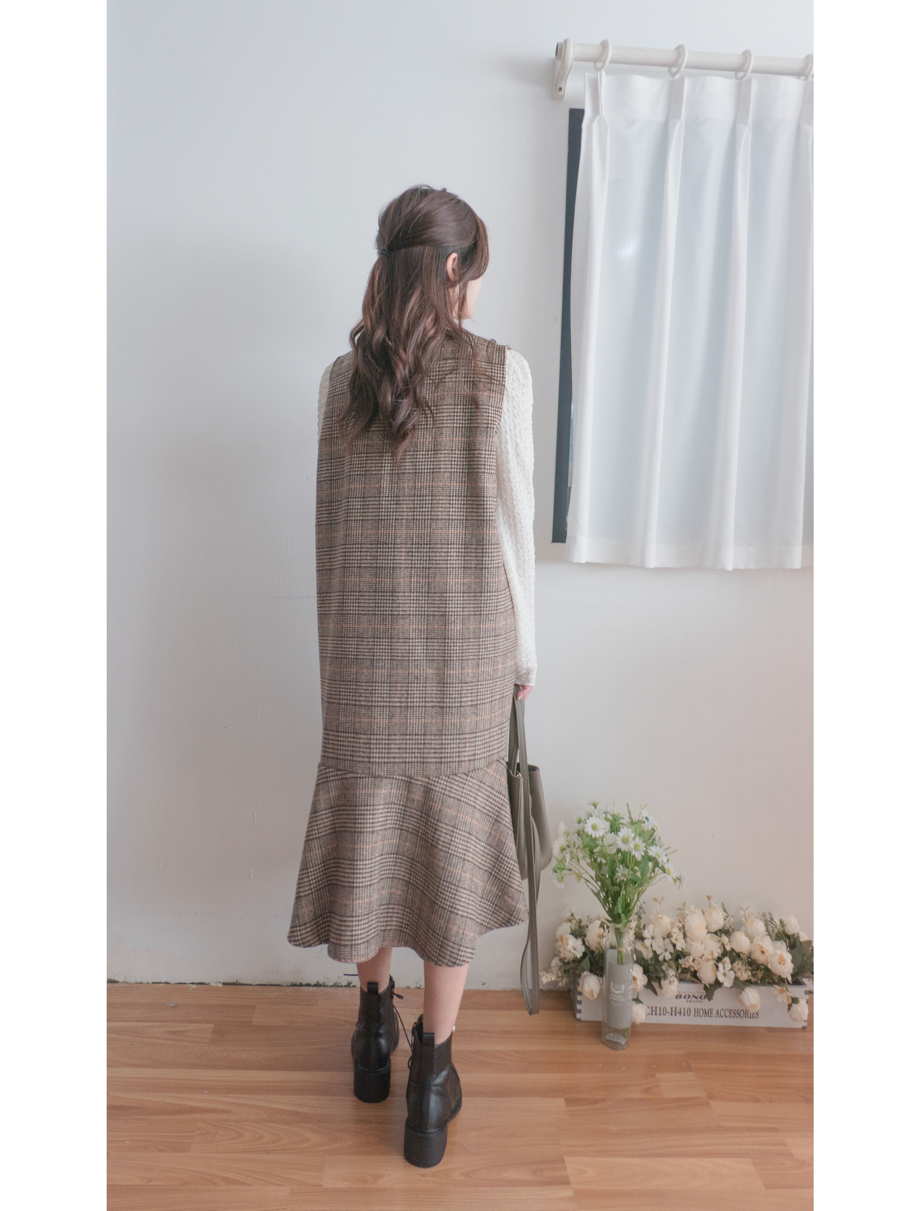 《sold out》Houndstooth 疊V領千鳥格紋寬鬆魚尾背心裙, Dress/ DS9375