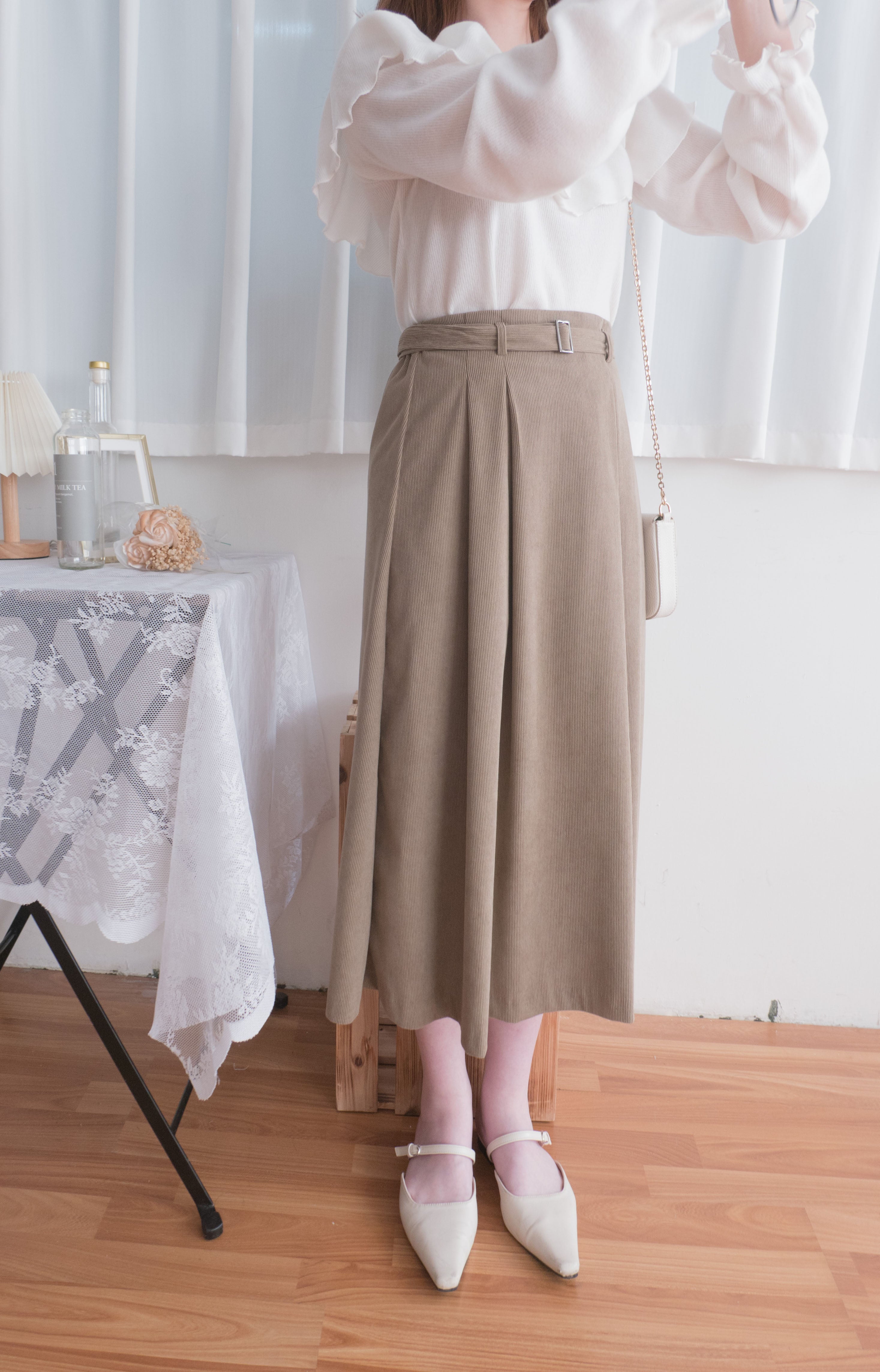 <<✈️𝔽𝔸𝕊𝕋 ℝ𝔼𝕊𝕋𝕆ℂ𝕂 best>>Olive 橄欖綠色腰帶後橡筋車褶傘裙, Skirt/ SK8770