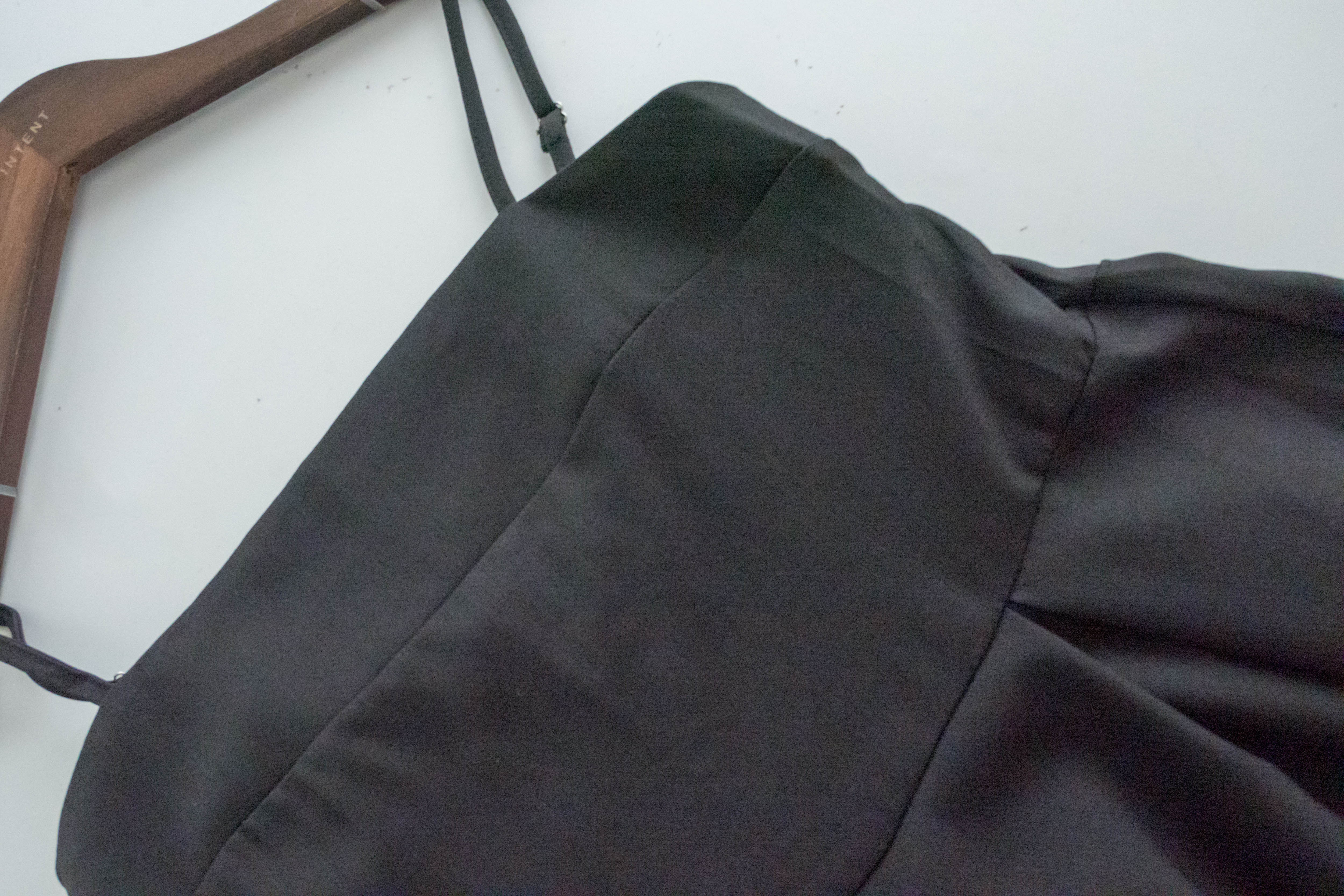 Ballet 黑色後背橡筋高腰線車褶吊帶裙, Dress/ DS9397