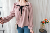 Wonderland 絨面皺褶方領輕優雅上衣, Blouse/ BU8987 (pink sold out)