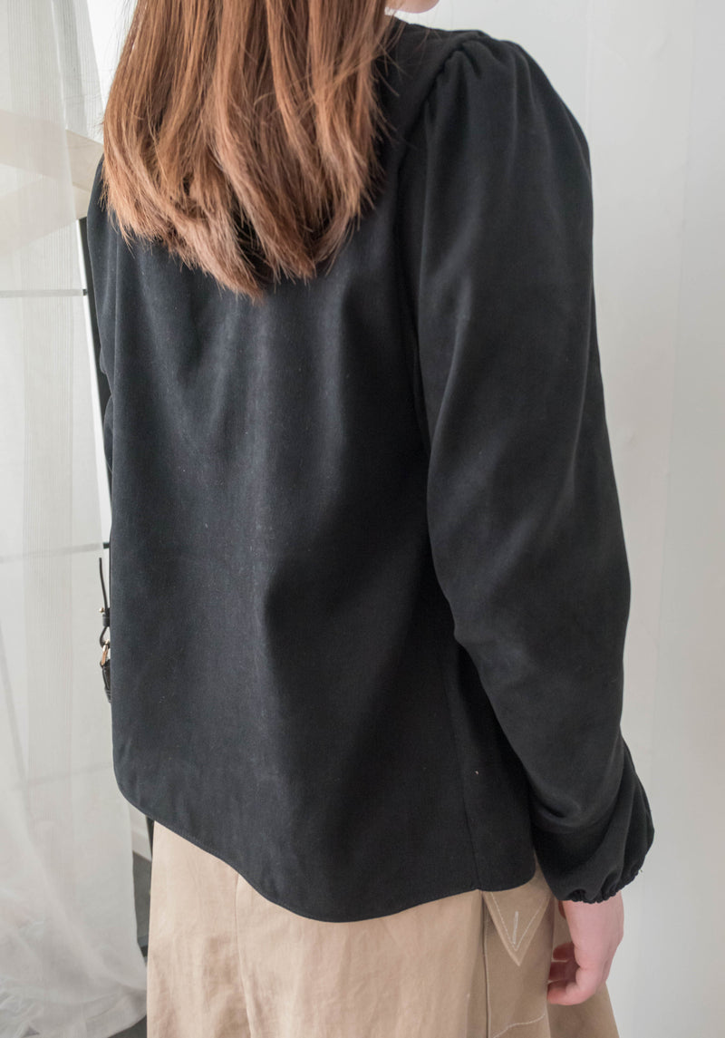 Wonderland 絨面皺褶方領輕優雅上衣, Blouse/ BU8987 (pink sold out)
