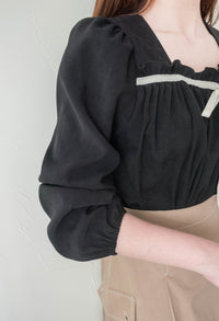 Wonderland 絨面皺褶方領輕優雅上衣, Blouse/ BU8987 (pink sold out)