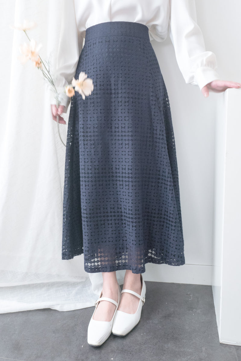 Geometry 浪漫幾何通花層次傘形長裙, Skirt/ SK8776 （navy sold out)