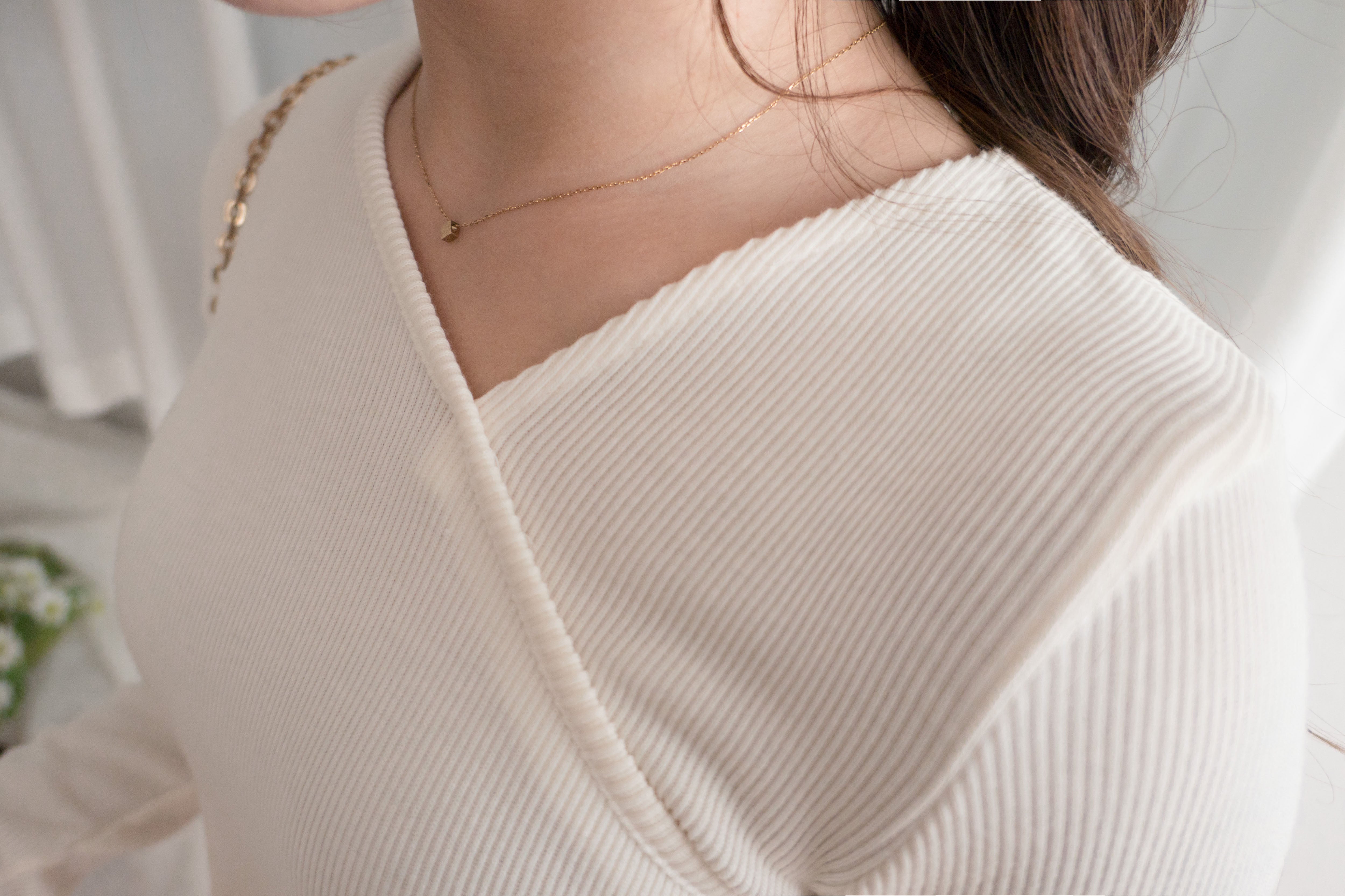 Asymmetrical Collar 設計感微微不規則領口彈性打底衫, Top/ TP8960 （white sold out)