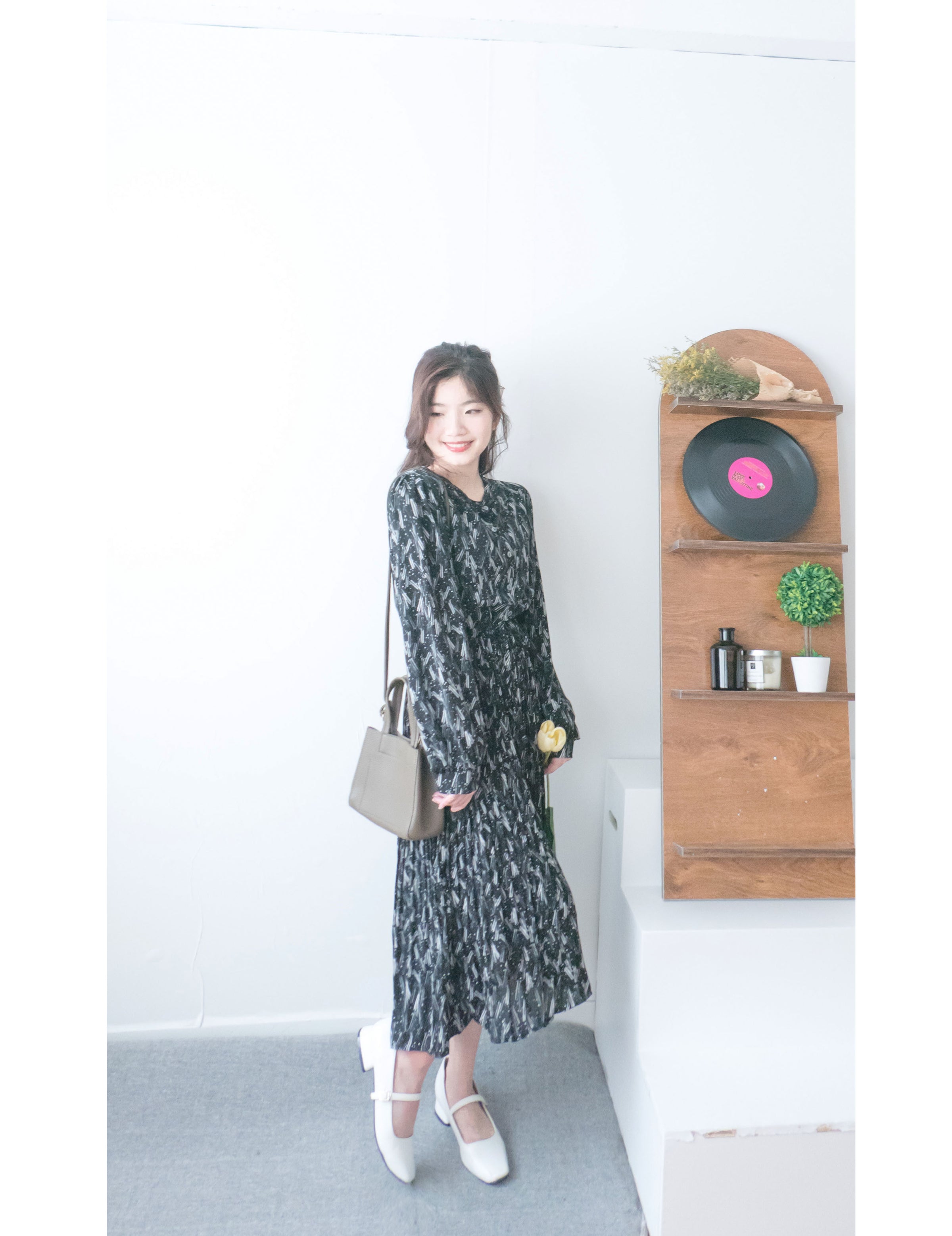 【現貨限量回歸 】Firework 花火線條幾何印花防皺百褶連身裙, Dress/ DS9429