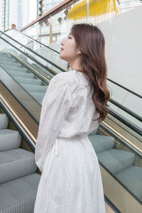 ( 精緻通花 ) 輕盈白色繡通花側蝴蝶連身裙, Dress/ DS9443