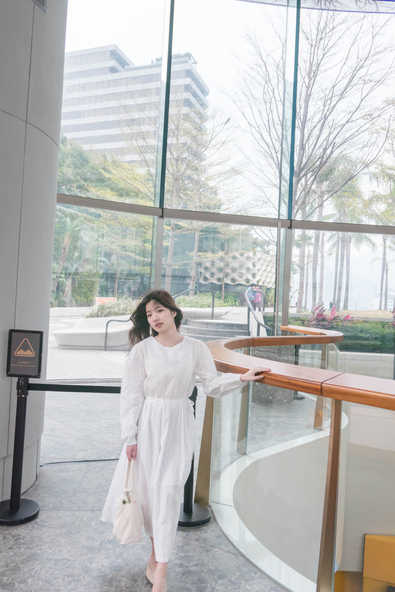 ( 精緻通花 ) 輕盈白色繡通花側蝴蝶連身裙, Dress/ DS9443