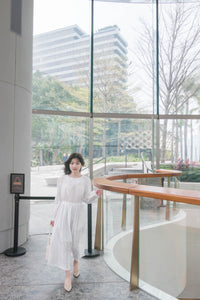 ( 精緻通花 ) 輕盈白色繡通花側蝴蝶連身裙, Dress/ DS9443