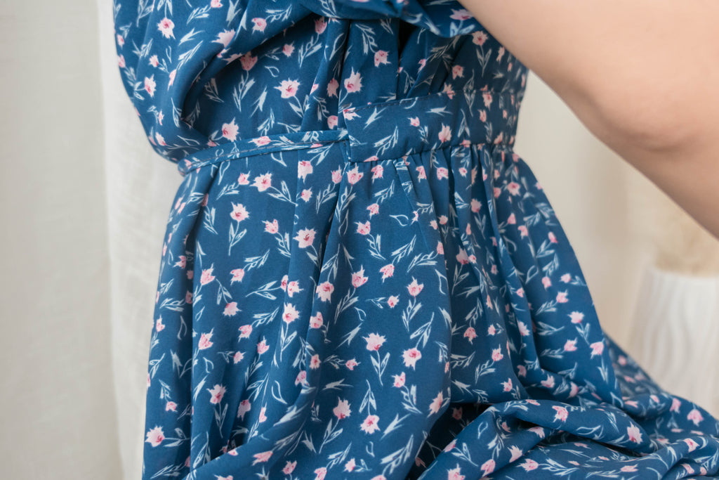 (大家最愛的顯瘦剪裁!) 藍色果子印花方便口袋連身裙, Dress/ DS9488