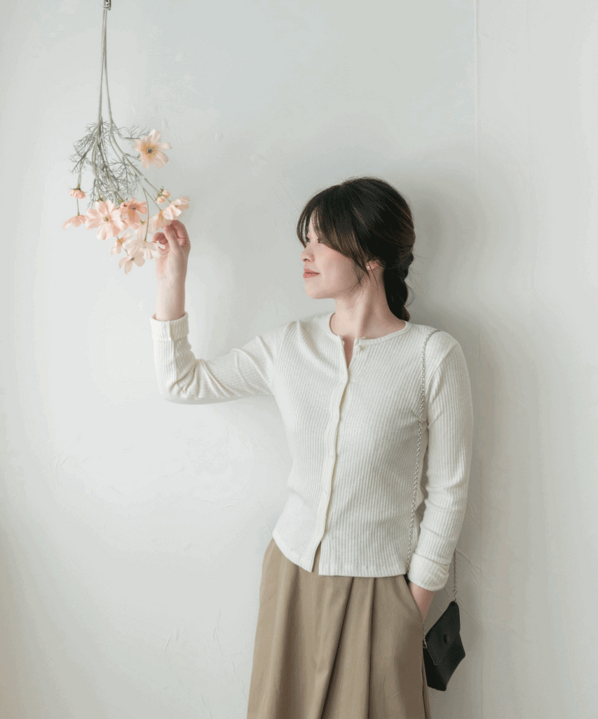 Hug 親膚顯瘦暗條紋彈性上衣或外套, Cardigan/ TP8897 (white sold out)